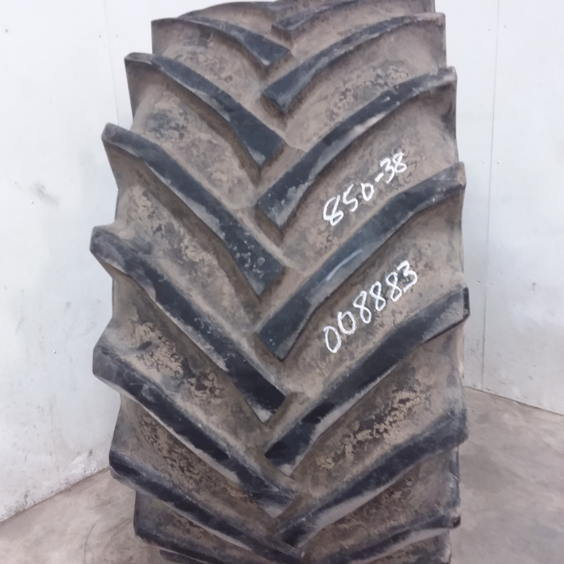 Used850 60 38 Trelleborg T414 R 1W Agricultural Tires For Sales NTS