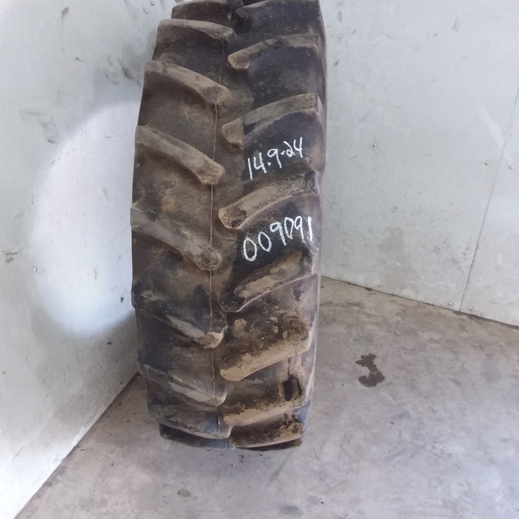 14.9/-24 Firestone Super All Traction II 23 R-1 , D (8 Ply) 80%