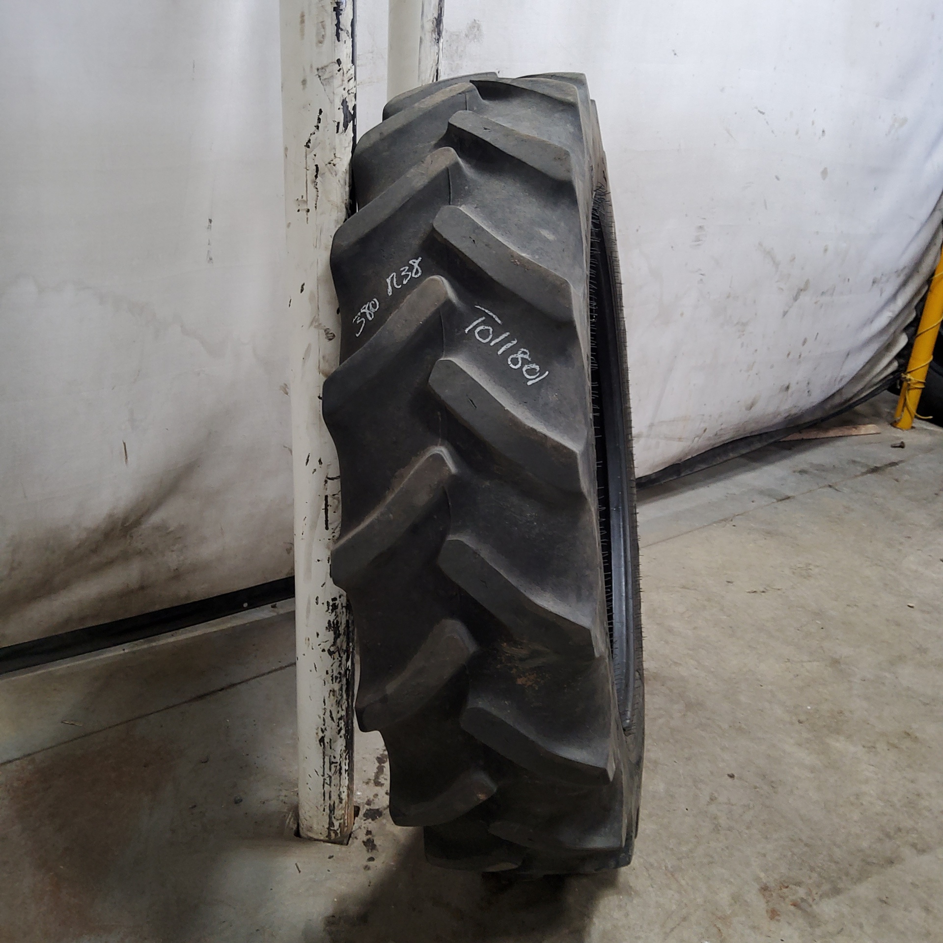 Used380 80R38 Goodyear Farm DT800 Super Traction R 1W Agricultural