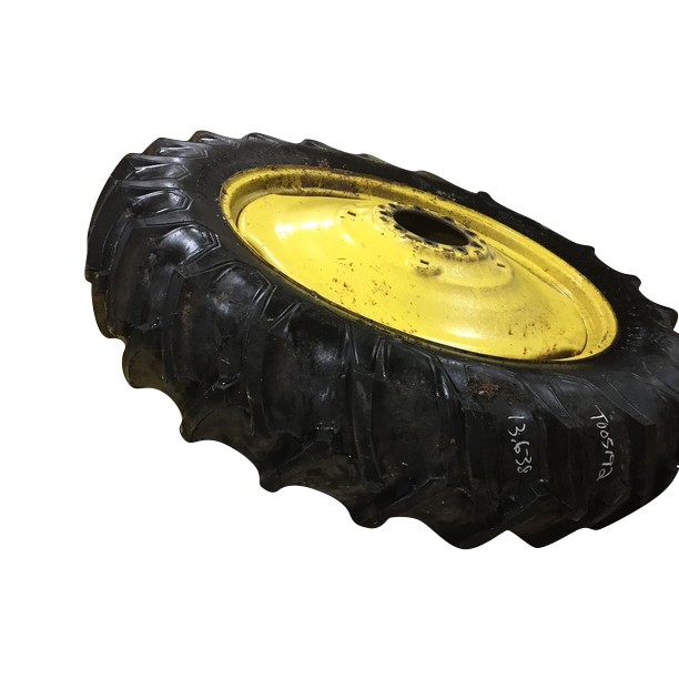 USED 13.6-38 Firestone Traction Field & Road R-1 B (4 Ply), 99