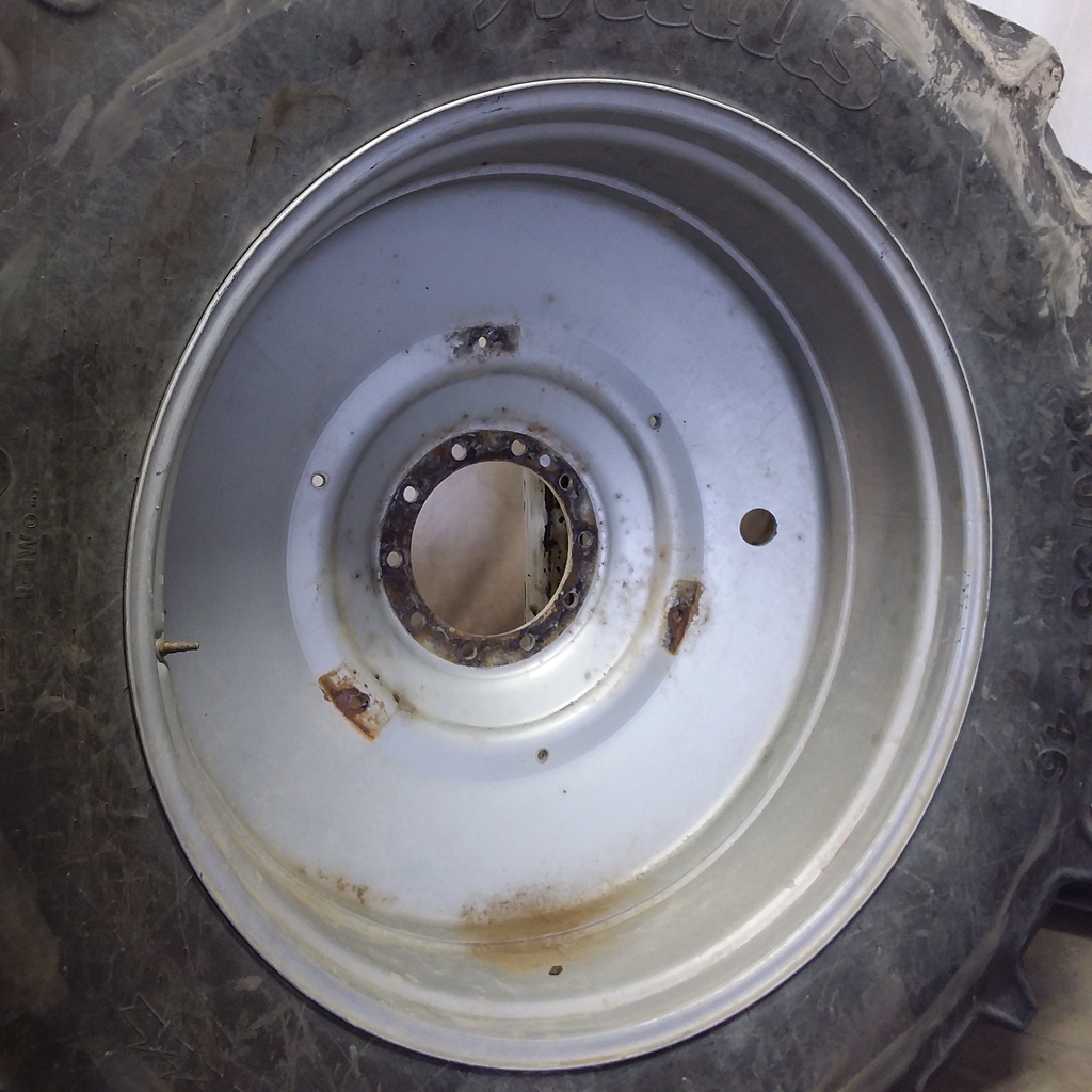 480/70R34 Mitas HC70 R-1W on Case IH Silver Mist/Black 12-Hole Waffle Wheel (Groups of 3 bolts) 70%