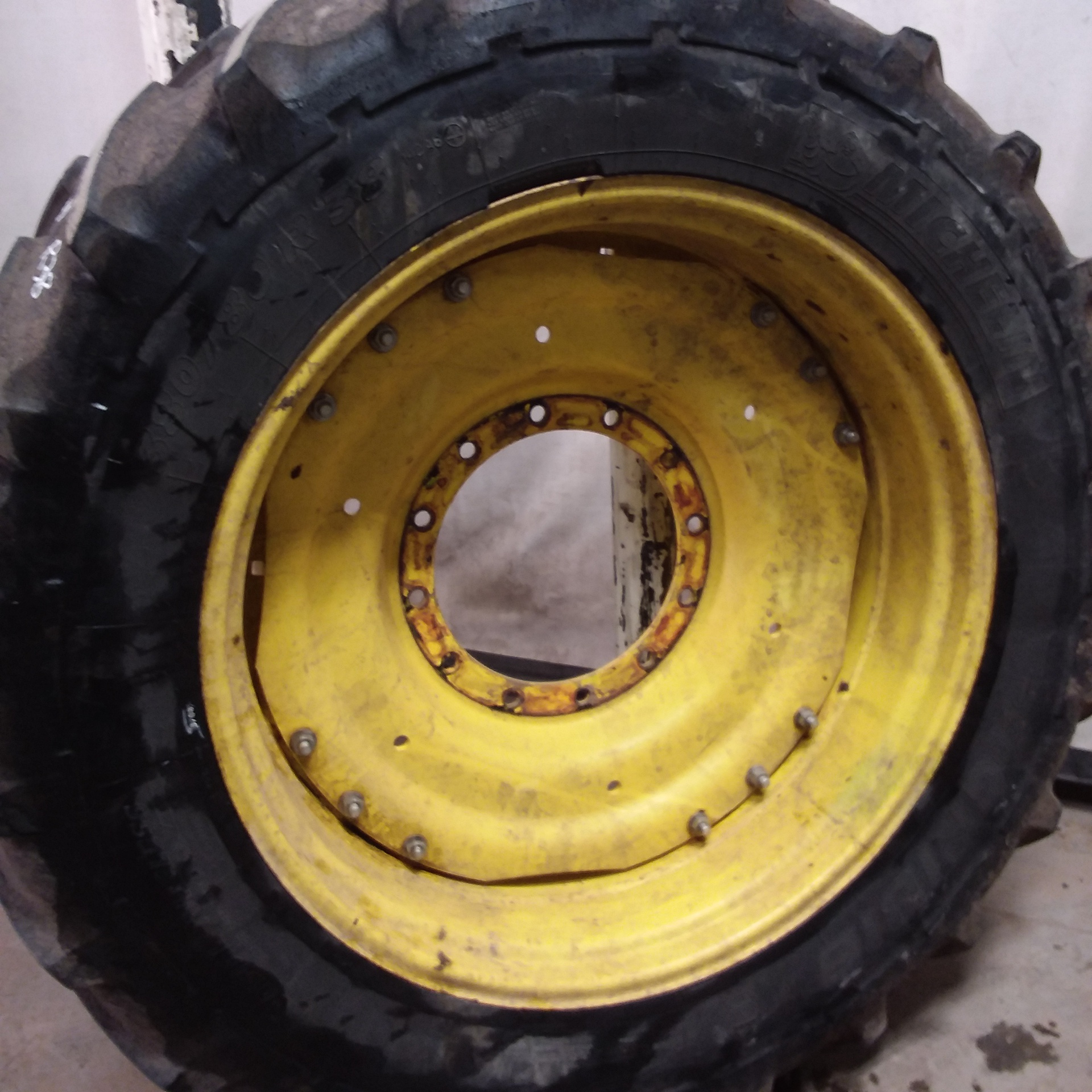 Used380/80R38 Michelin AgriBib R1W on Waffle Wheel (Groups of 3 bolts