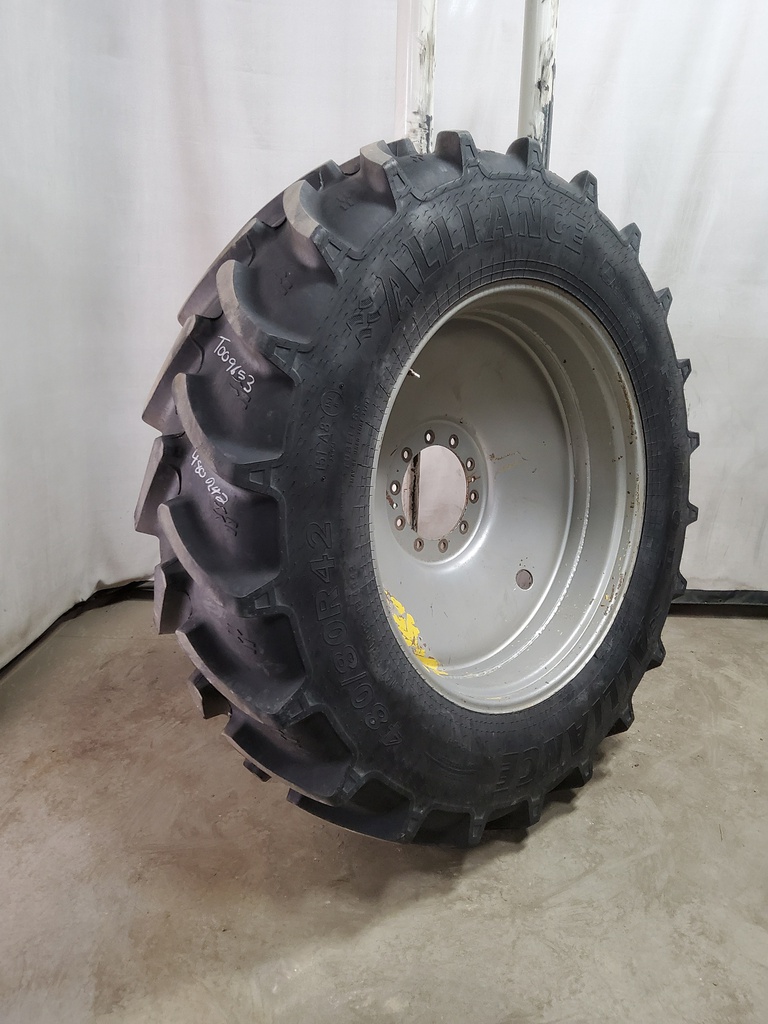 480/80R42 Alliance 846 Farm Pro II 85 Series R-1W on Case IH Silver Mist 10-Hole Formed Plate 85%