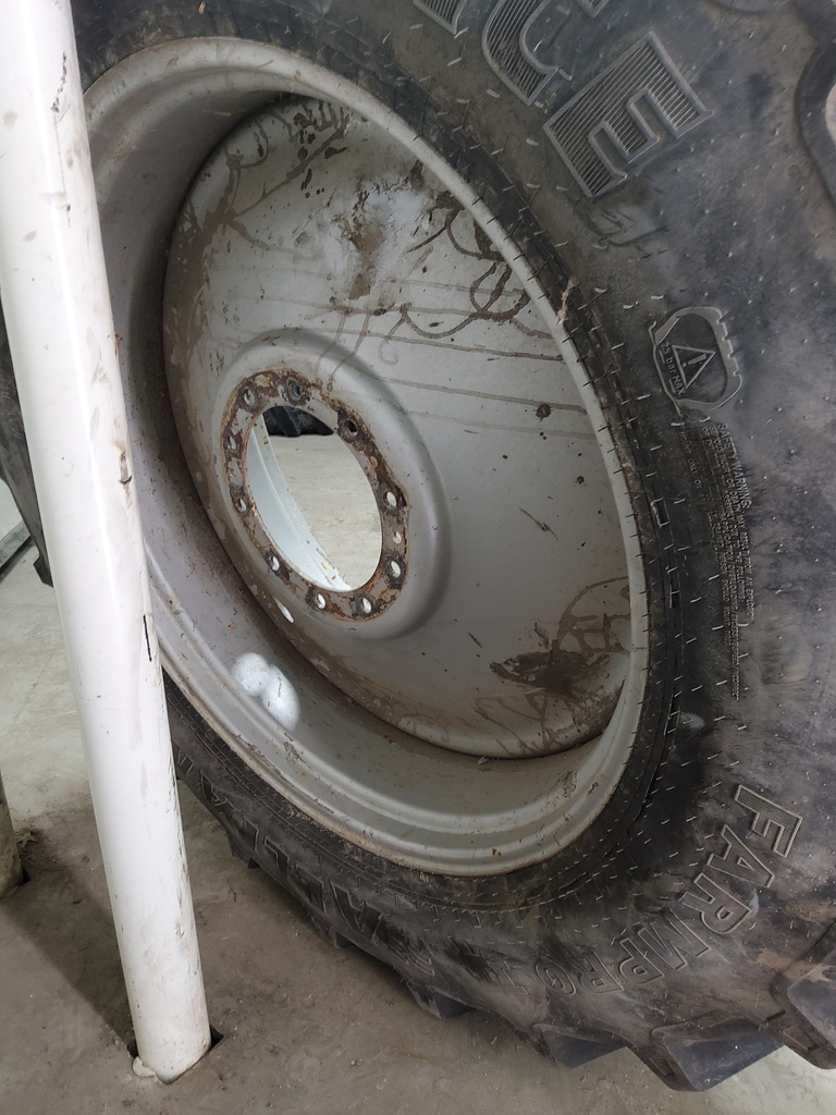 480/80R42 Alliance 846 Farm Pro II 85 Series R-1W on Case IH Silver Mist 10-Hole Formed Plate 85%