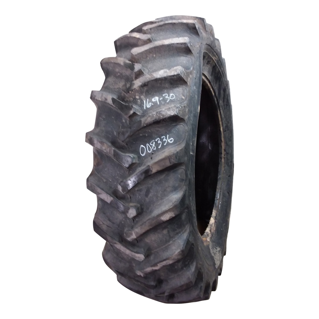 16.9/-30 Samson Farm Rear Agri-Track R-1+ (R-1C), C (6 Ply) 90%