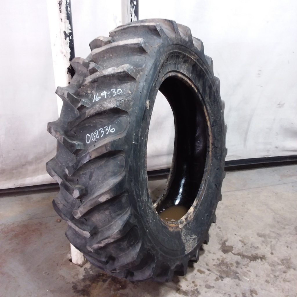 16.9/-30 Samson Farm Rear Agri-Track R-1+ (R-1C), C (6 Ply) 90%