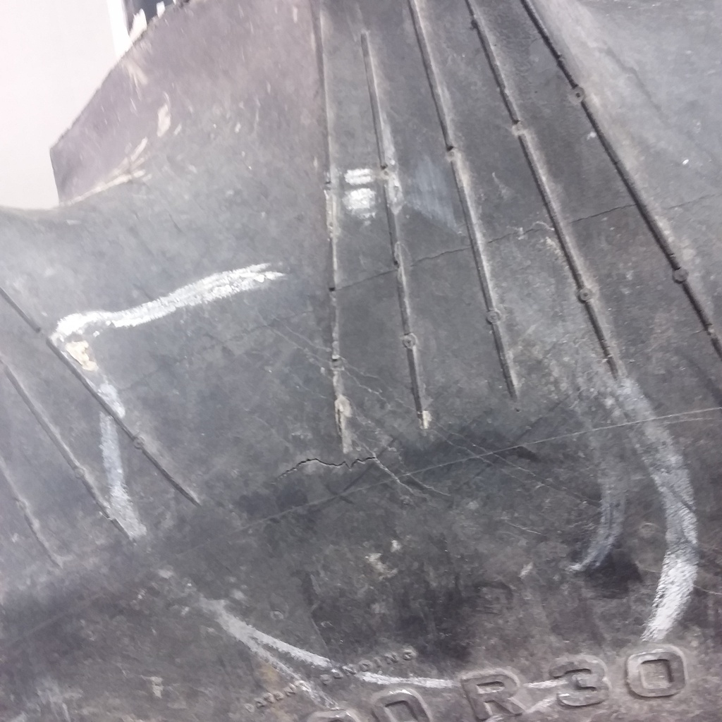 420/90R30 Titan Farm Hi Traction Lug Radial R-1 142 B 95%
