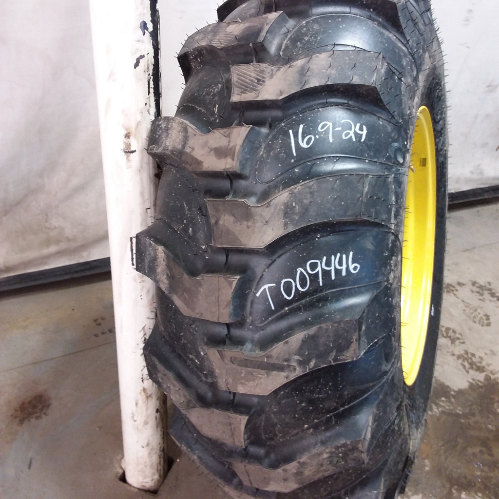 16.9/-24 Goodyear Farm Industrial Tractor Lug R-4, D (8 Ply) 99%