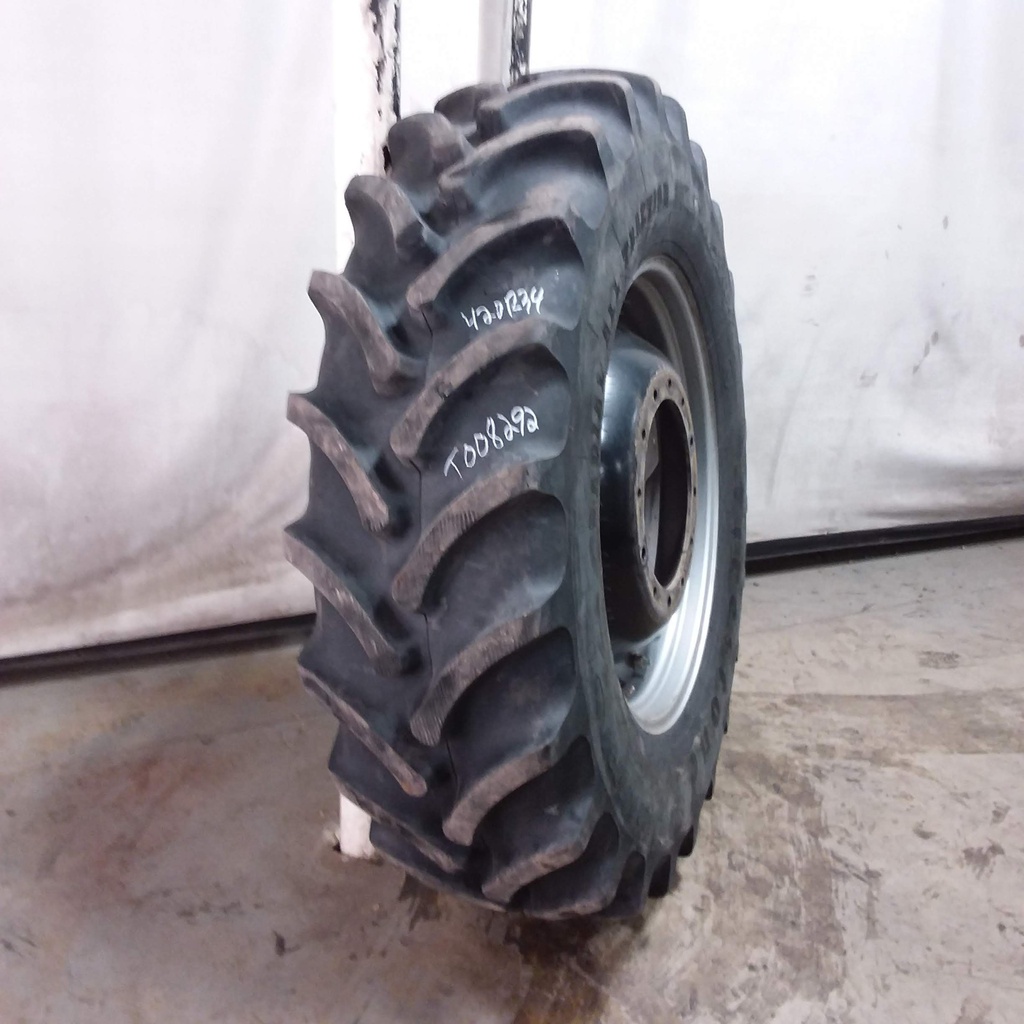 420/85R34 Firestone Radial All Traction DT R-1W on Case IH Silver Mist/Black 12-Hole Waffle Wheel (Groups of 2 bolts) 95%