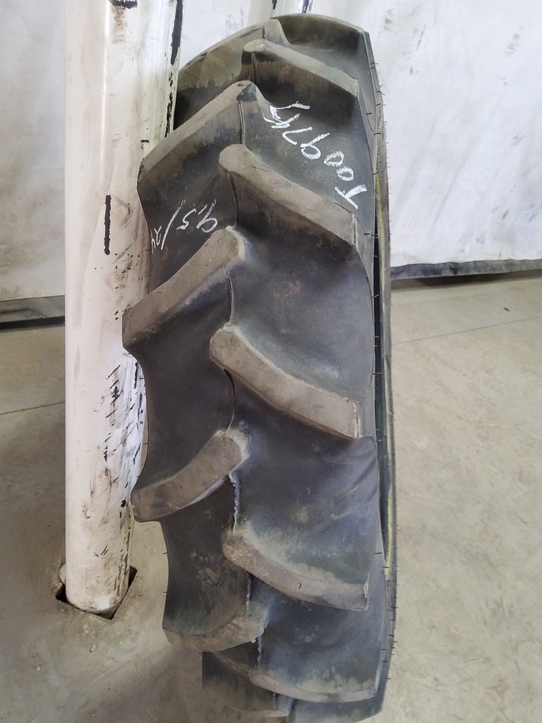 9.5/-24 Goodyear Farm DT221 DuraTorque R-1, C (6 Ply) 90%