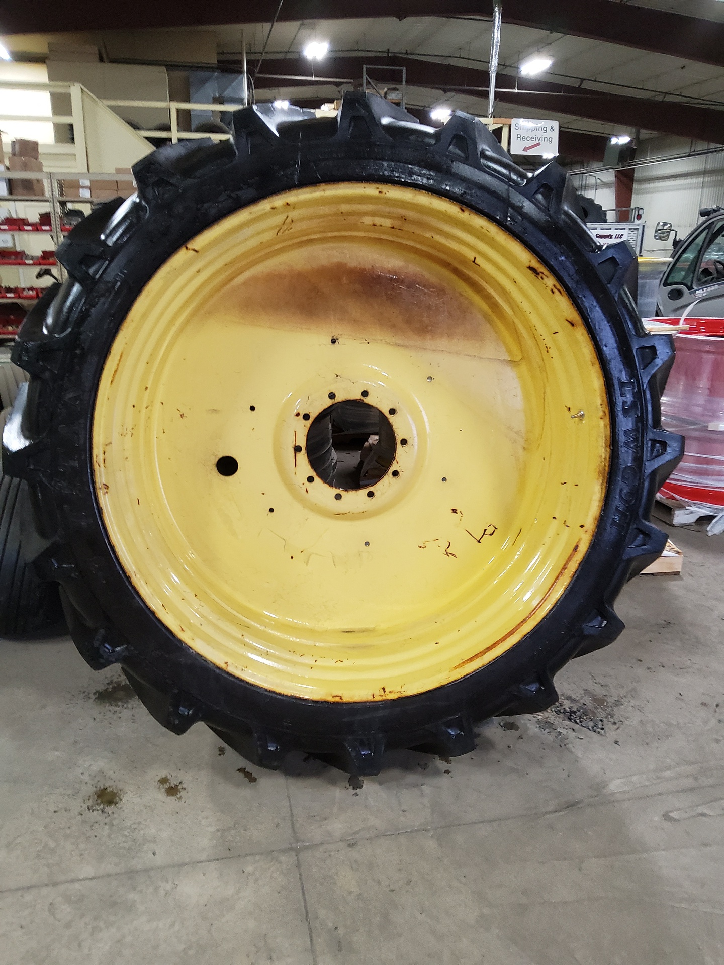 Used525/R1359 Titan Farm Grizz LSW R1W on Formed Plate Agriculture