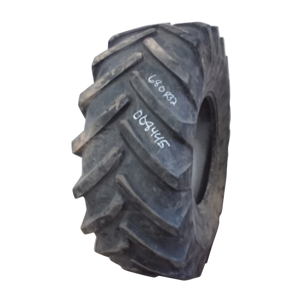 680/75R32 Michelin XM28 R-1W 164 A8 50%