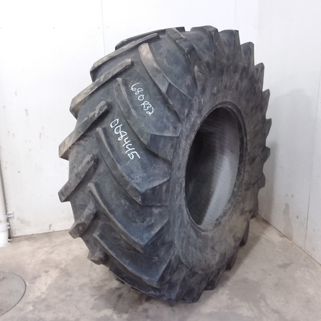 680/75R32 Michelin XM28 R-1W 164 A8 50%
