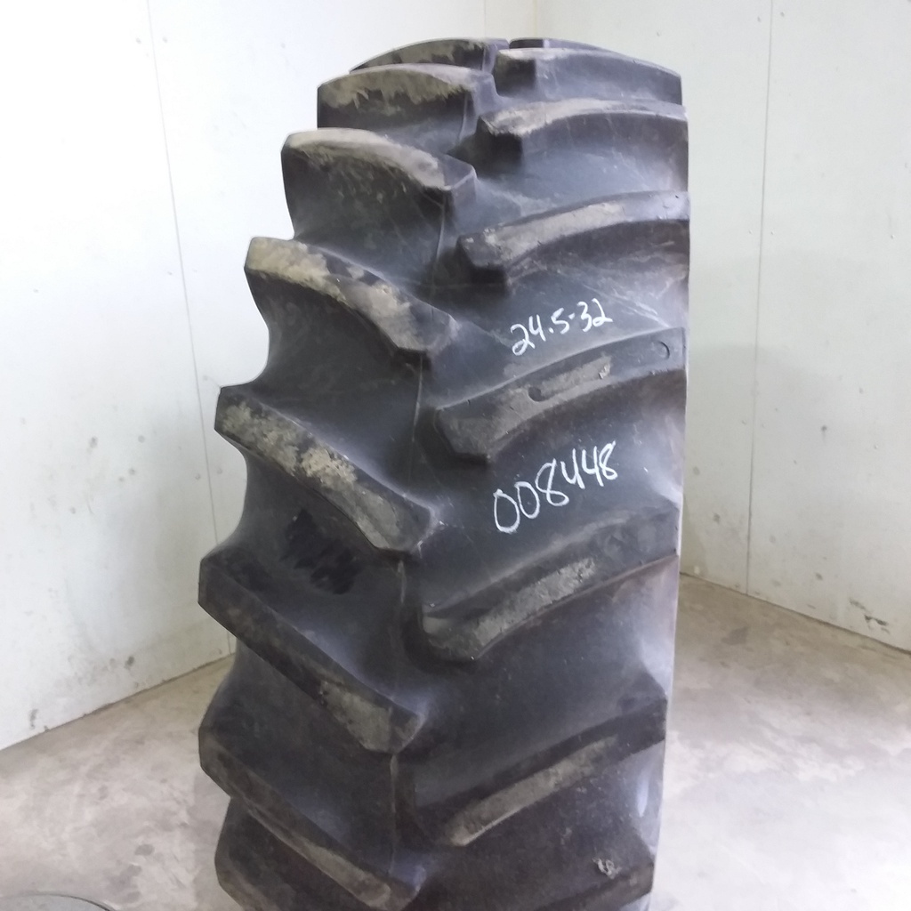 24.5/-32 Firestone Super All Traction 23 R-1, F (12 Ply) 99%