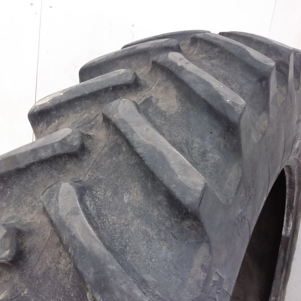 18.4/R42 Firestone Radial All Traction 23 R-1 153 B, F (12 Ply) 80%