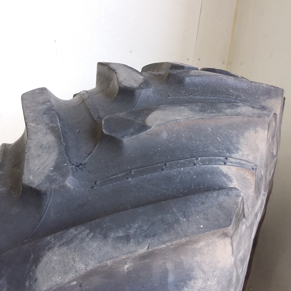 18.4/R42 Firestone Radial 23 R-1 148 A8, E (10 Ply) 60%