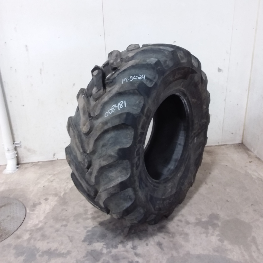 19.5/L-24 Camso BHL 532 R-4 147 A8, F (12 Ply)