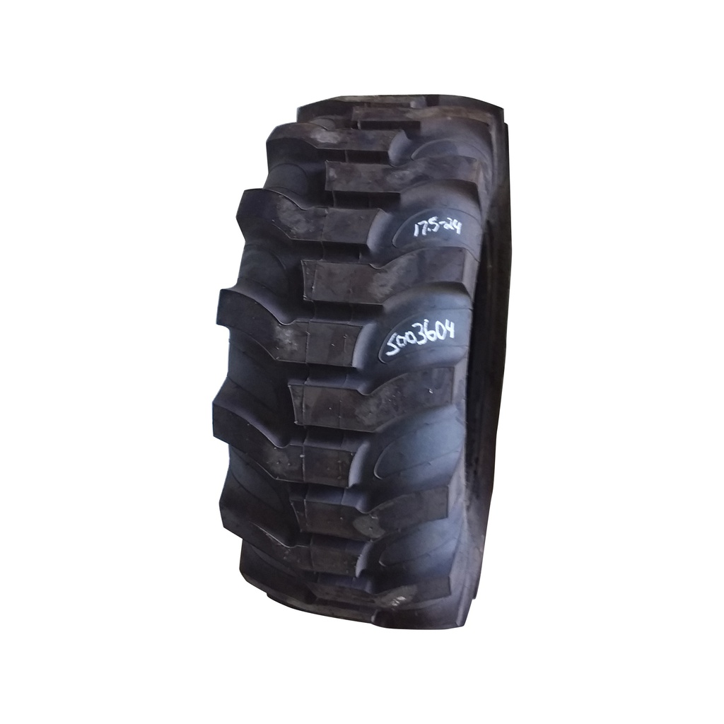 17.5/L-24 Titan Farm Industrial Contractor R-4, C (6 Ply) 99%