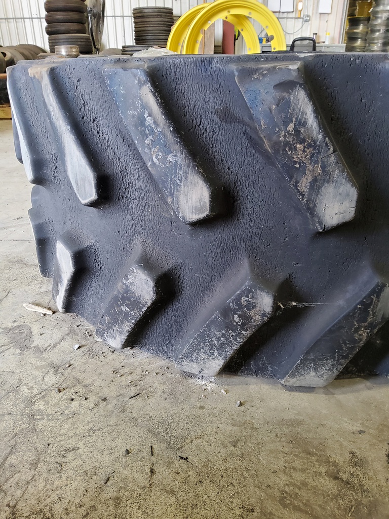 18" Goodyear Trackman Case IH Rowtrac 60%