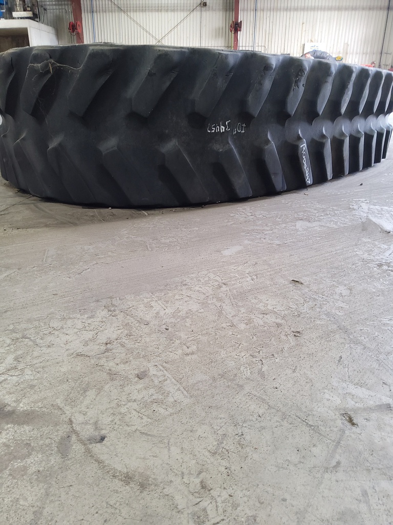 18" Goodyear Trackman Case IH Rowtrac 65%