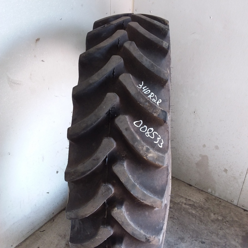 340/85R28 Firestone Radial All Traction FWD R-1 127 B 90%