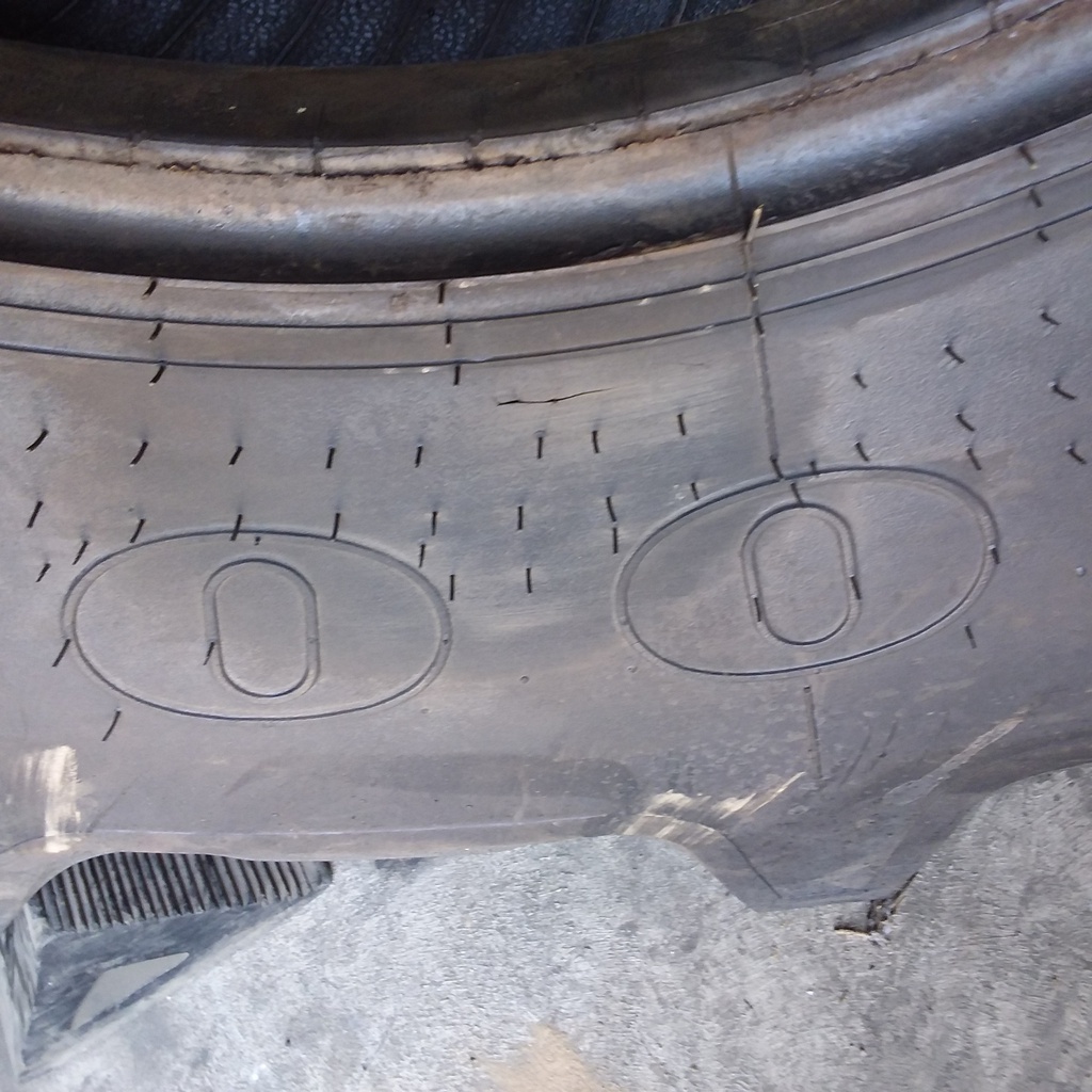 30.5/L-32 Goodyear Farm Dyna Torque II R-1, F (12 Ply) 99%