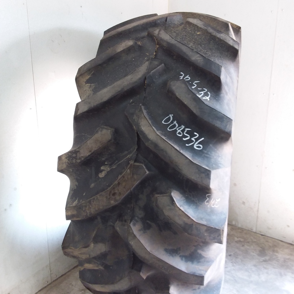 30.5/L-32 Goodyear Farm Dyna Torque II R-1, F (12 Ply) 99%