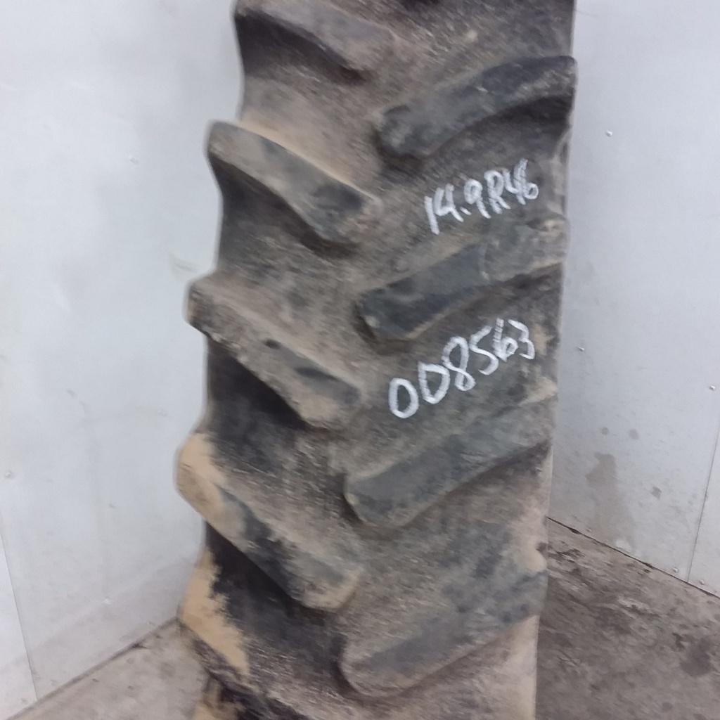 14.9/R46 Firestone Radial All Traction 23 R-1 142 B, E (10 Ply) 75%
