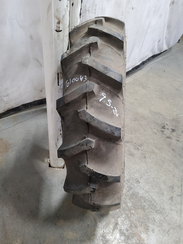 9.5/-24 Firestone Traction Field & Road R-1, C (6 Ply) 80%