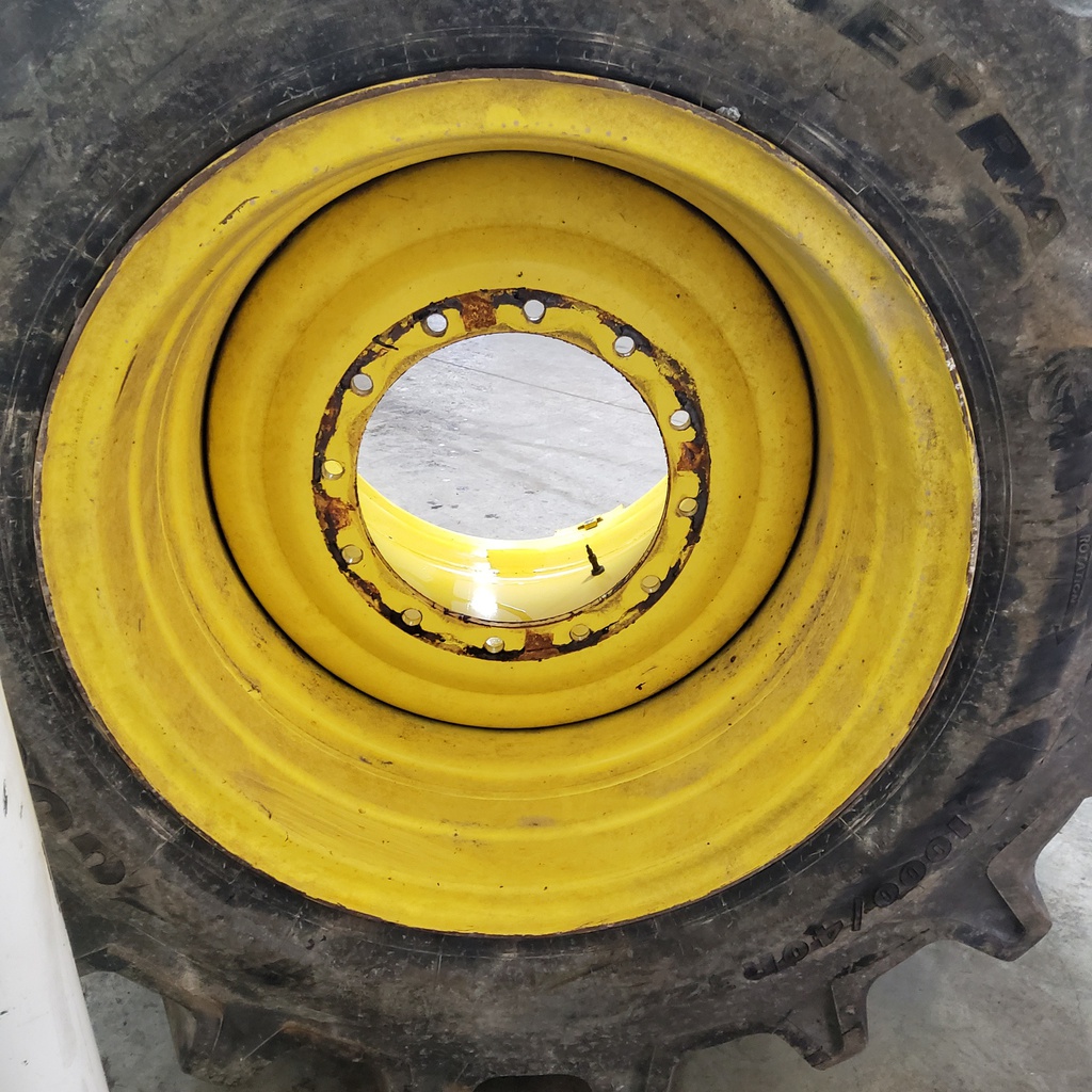 36"W x 32"D, John Deere Yellow 12-Hole Flat Plate 3-Piece