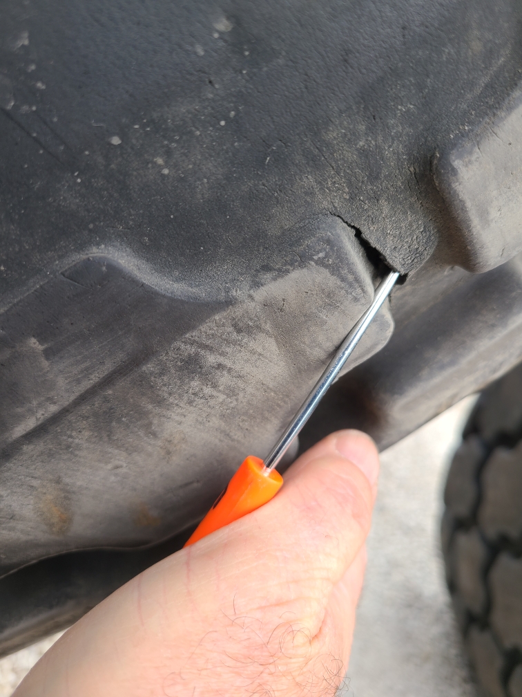 30.5/L-32 Firestone All Non-Skid Tractor R-3, G (14 Ply) 90%