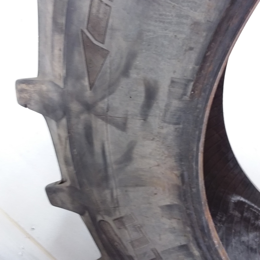 460/85R38 Pirelli PHP85 R-1W 149 B 75%