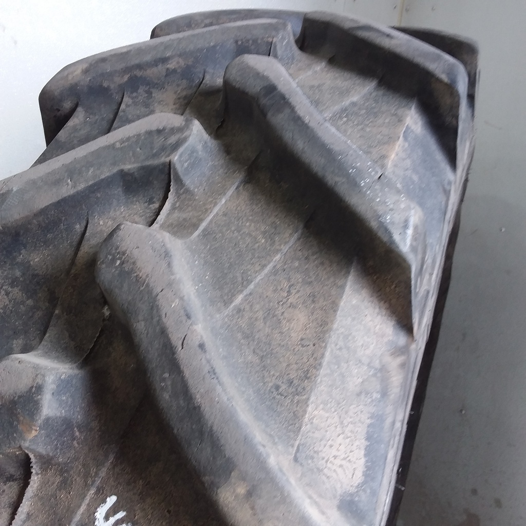 460/85R38 Pirelli PHP85 R-1W 149 B 75%