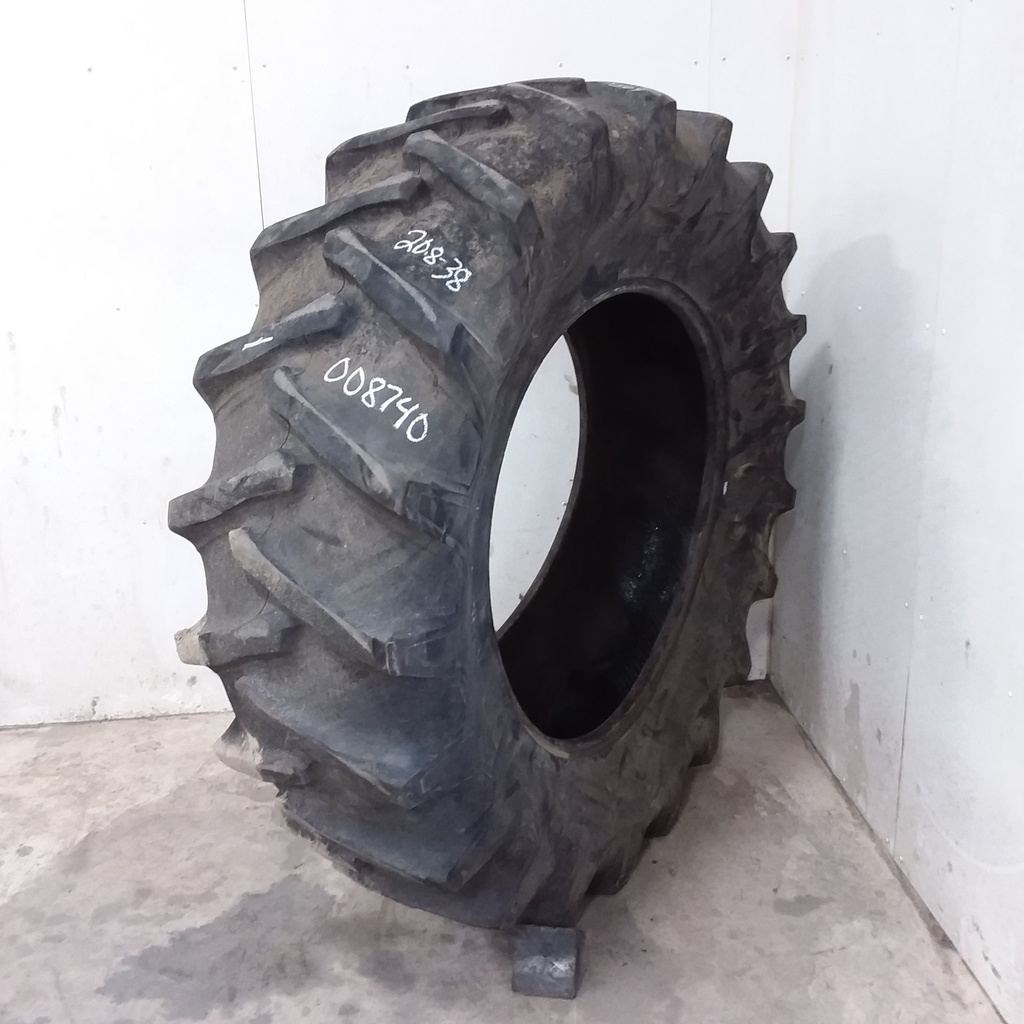 20.8/-38 Firestone Traction Field & Road R-1, D (8 Ply) 60%