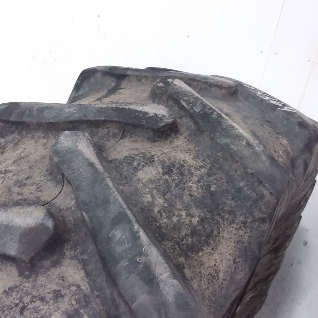 20.8/-38 Firestone Traction Field & Road R-1, D (8 Ply) 60%