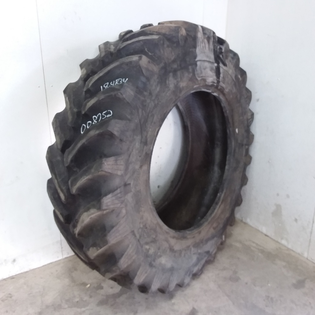 18.4/R34 Titan Farm Hi Traction Lug Radial R-1 139 B 60%