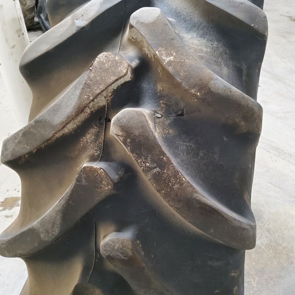 600/65R28 Firestone Radial All Traction DT R-1W 147 B 70%