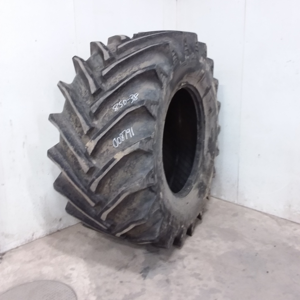 850/60-38 Trelleborg T414 R-1W 175 A8 85%