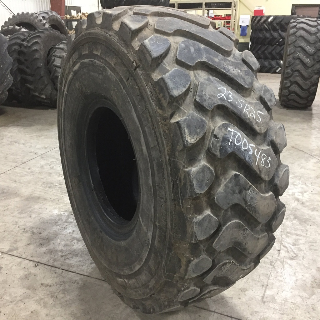 23.5/R25 Michelin XHA2 L-3 195 A2 75%