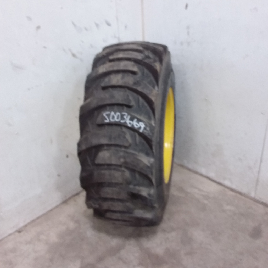 43/16.00-20 Galaxy Marathoner R-4 on John Deere Yellow 8-Hole Formed Plate 99%