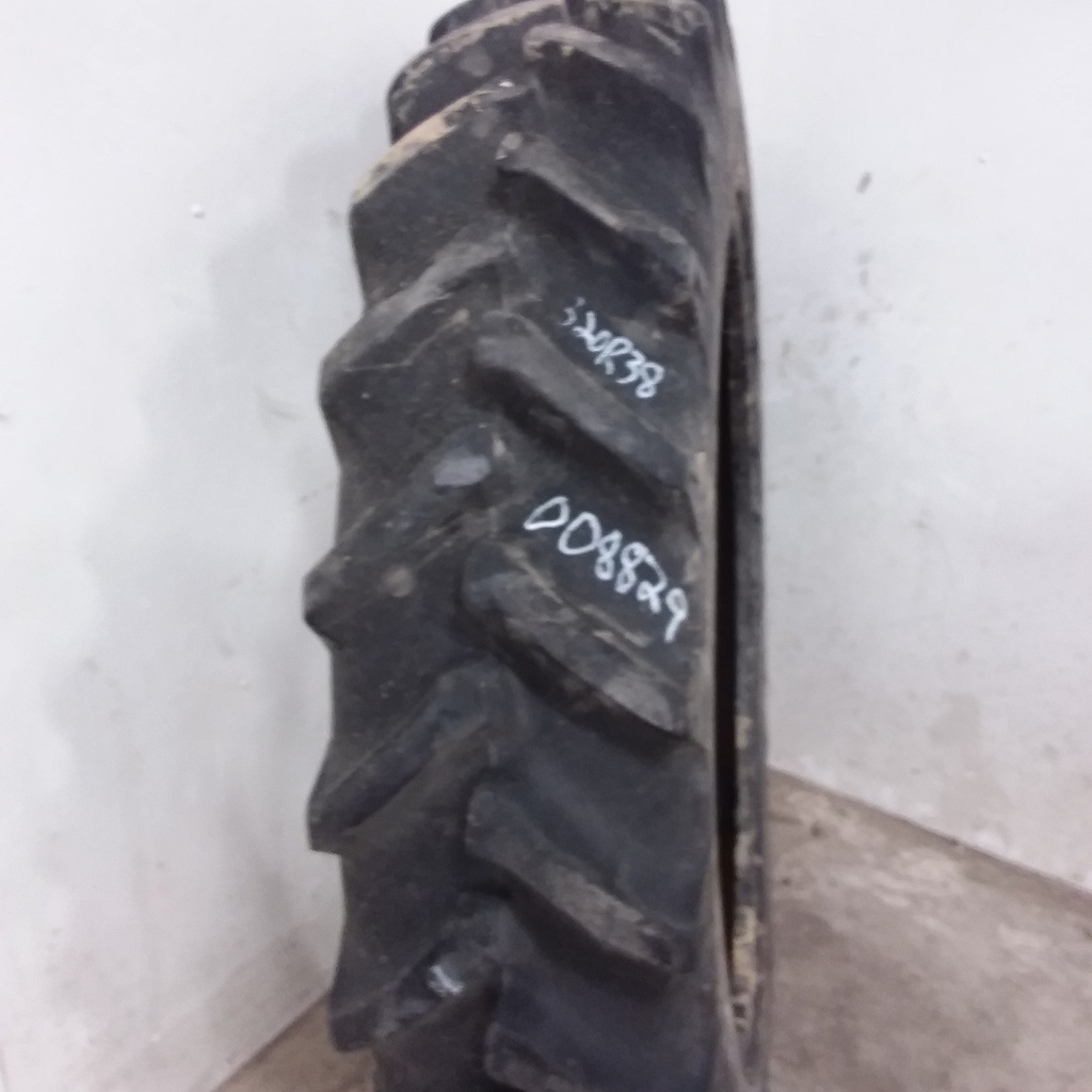 320/85R38 Titan Farm TT49V Radial R-1W 138 B 80%