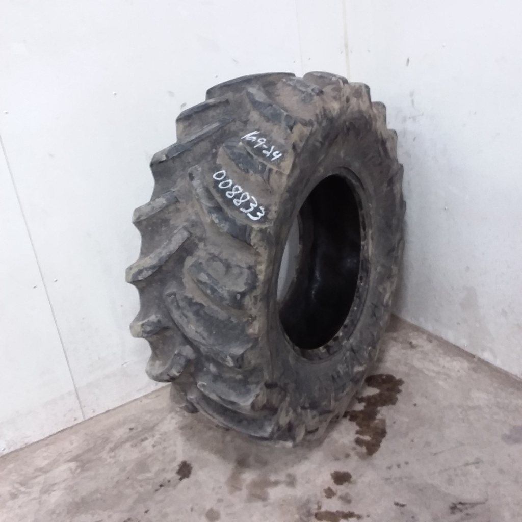 16.9/-24 Armstrong Hi Traction Lug R-1, D (8 Ply) 75%