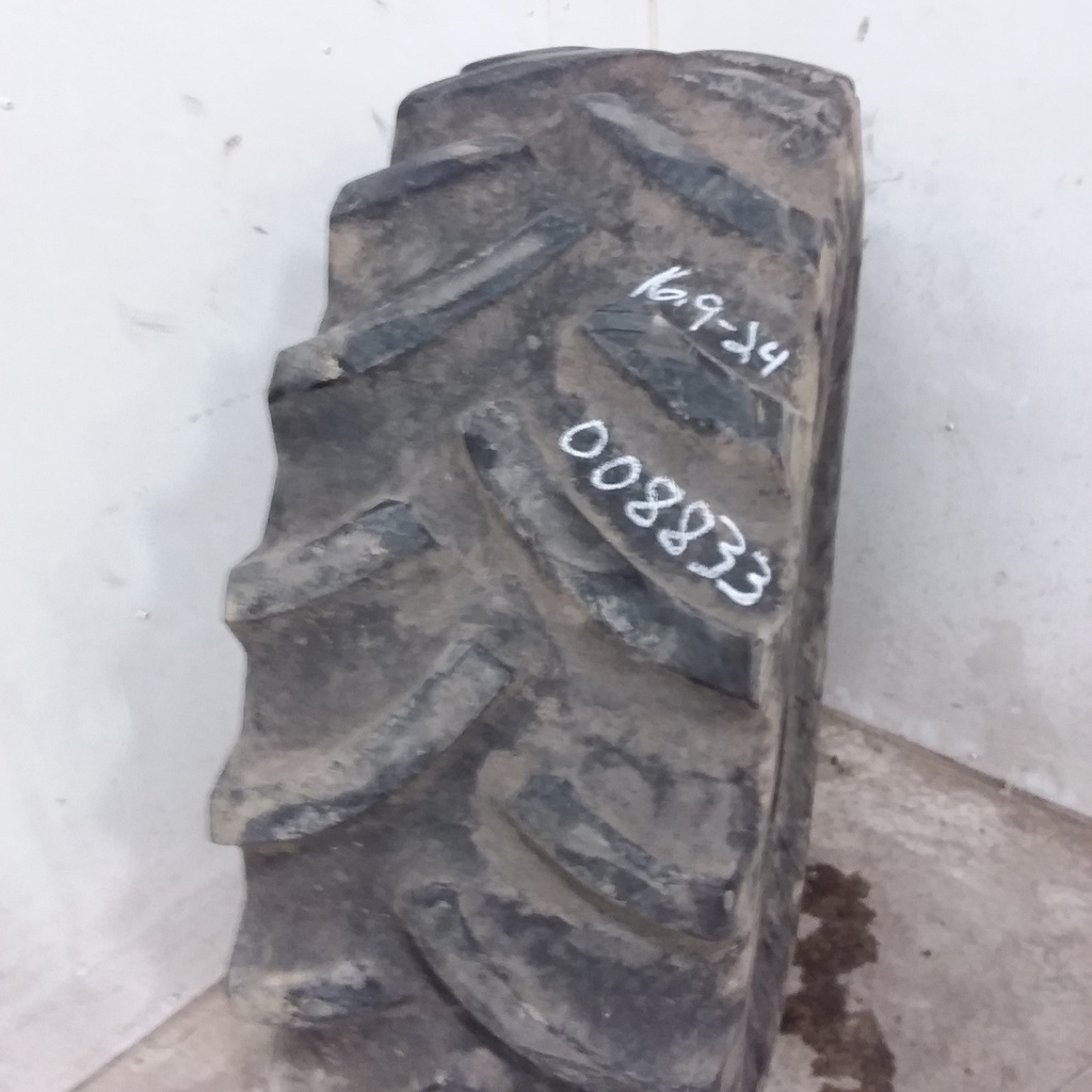 16.9/-24 Armstrong Hi Traction Lug R-1, D (8 Ply) 75%