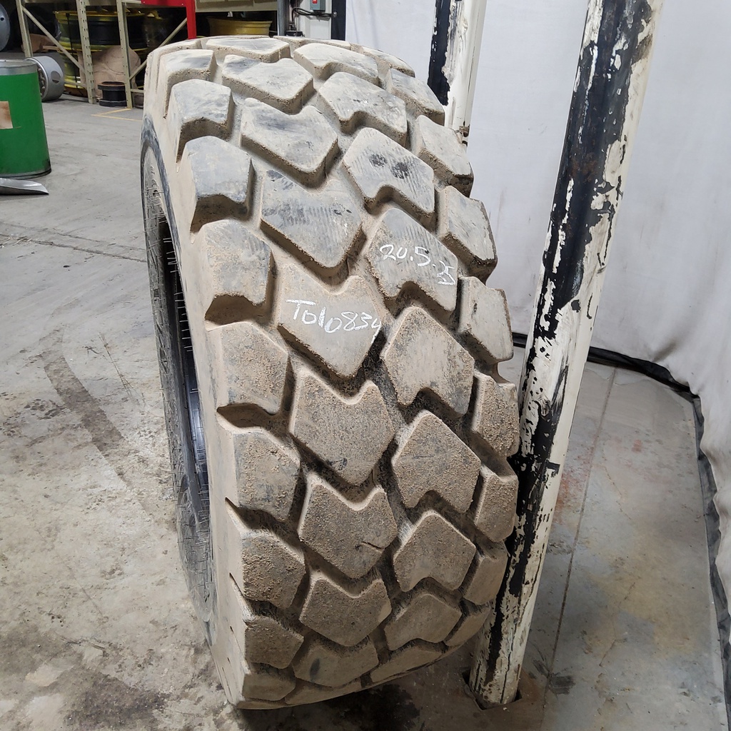 20.5/-25 Titan OTR MXL E-3/L-3, L (20 Ply)
