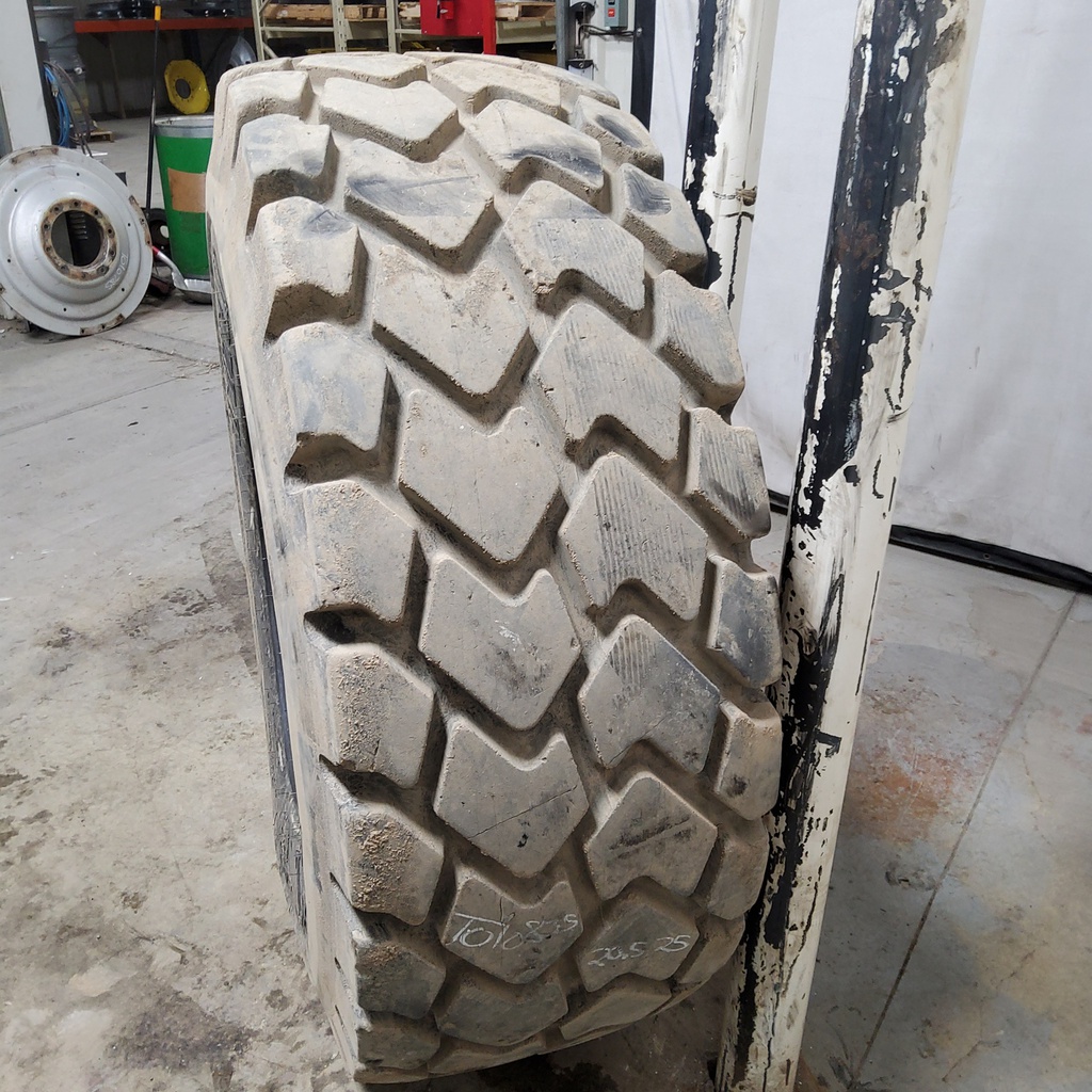 20.5/-25 Titan OTR MXL E-3/L-3, L (20 Ply)