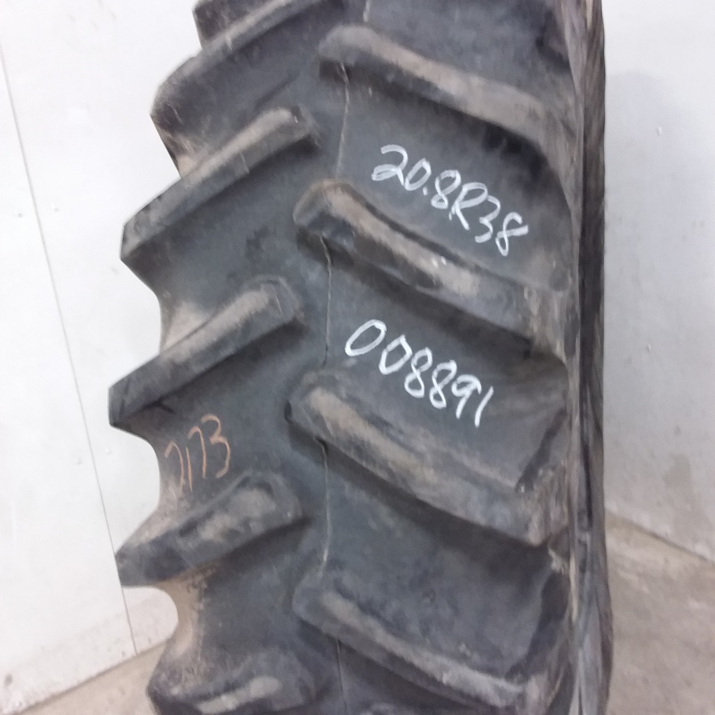 20.8/R38 Firestone Radial All Traction 23 R-1 153 A8 85%