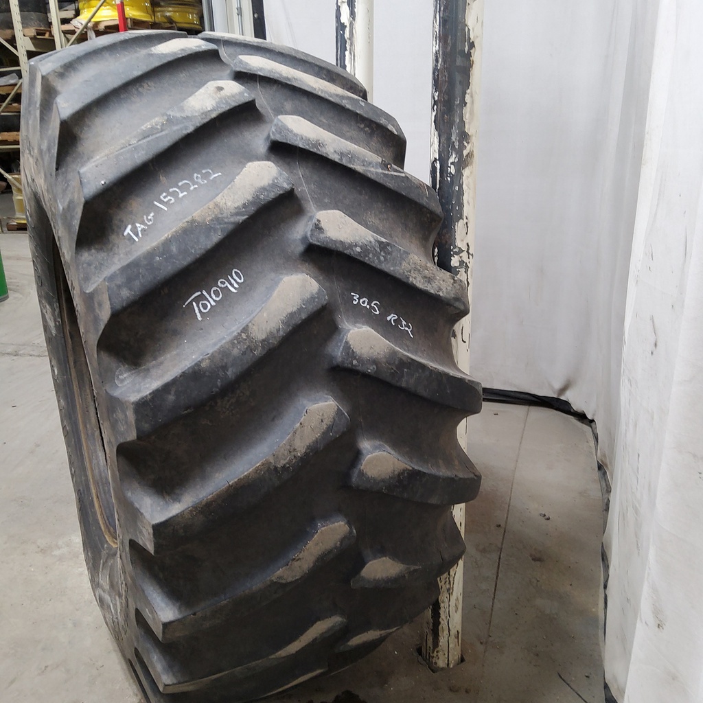30.5/LR32 Firestone Radial Traction 23 R-1, F (12 Ply) 80%