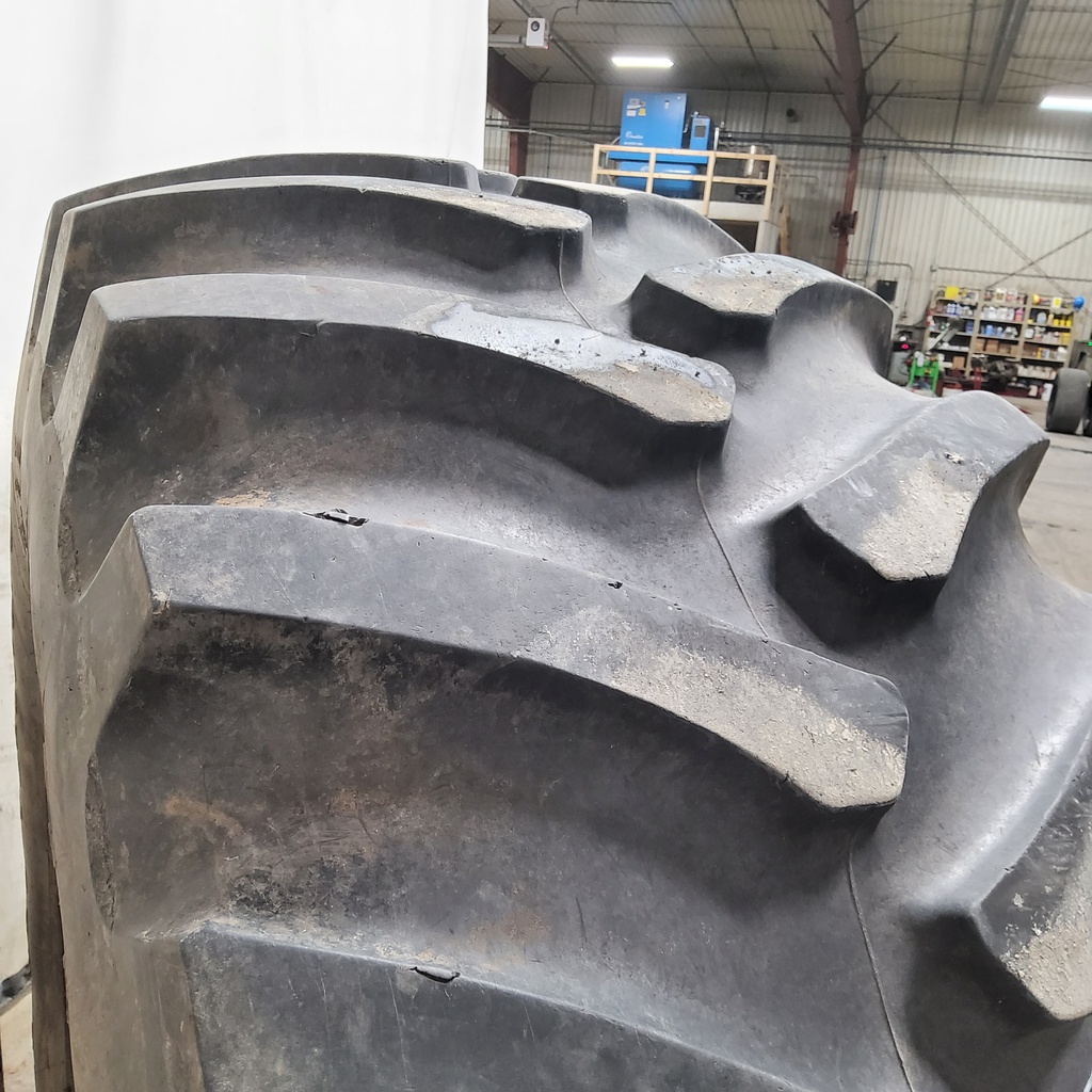 30.5/LR32 Firestone Radial Traction 23 R-1, F (12 Ply) 80%