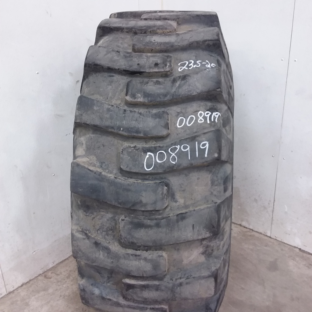 23.5/-25 Power King Industrial Loader L-2, H (16 Ply) 95%