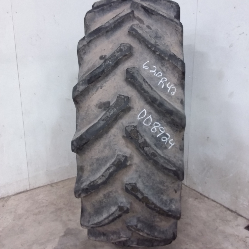 620/70R42 Titan Farm AG49M Radial R-1W 160 B 65%